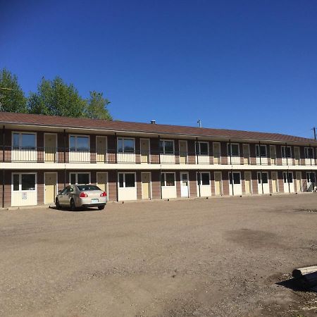 Jolly Giant Pub & Motel Willow Bunch Экстерьер фото